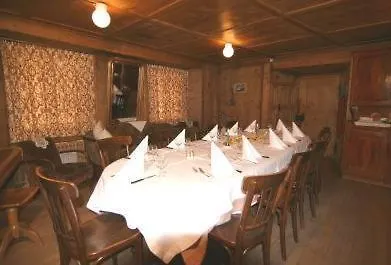 Gasthaus Zum Weissen Kreuz 3* Samedan
