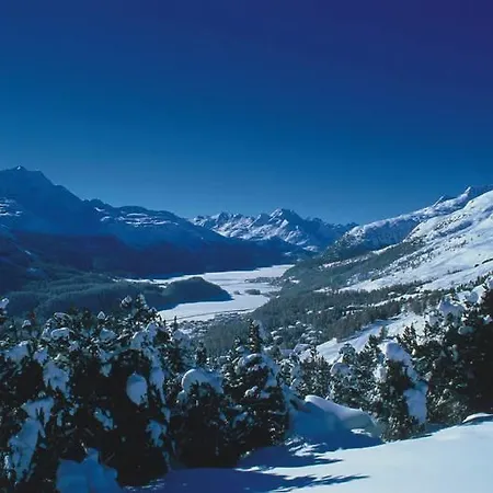 Gasthaus Zum Weissen Kreuz 3* Samedan