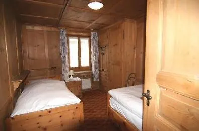 Gasthaus Zum Weissen Kreuz Konukevi