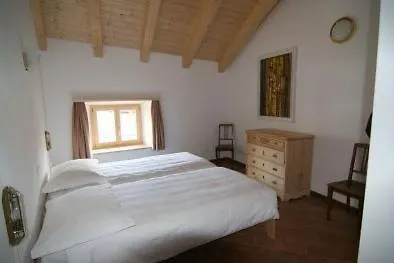 Gasthaus Zum Weissen Kreuz Casa de hóspedes Samedan